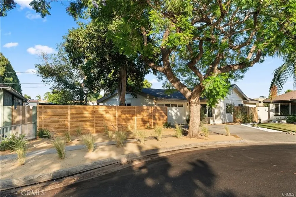 2101 Hathaway Santa Ana, CA 92705