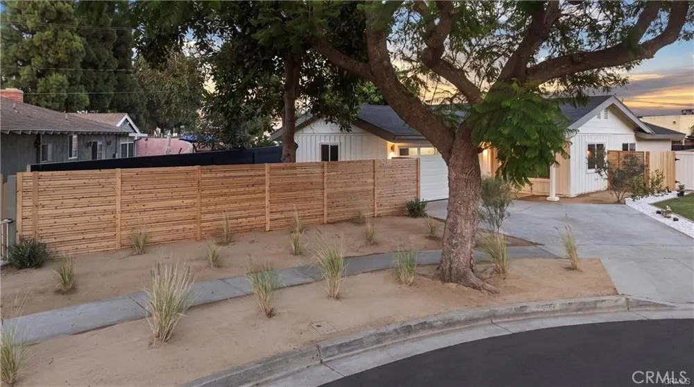 2101 Hathaway Santa Ana, CA 92705