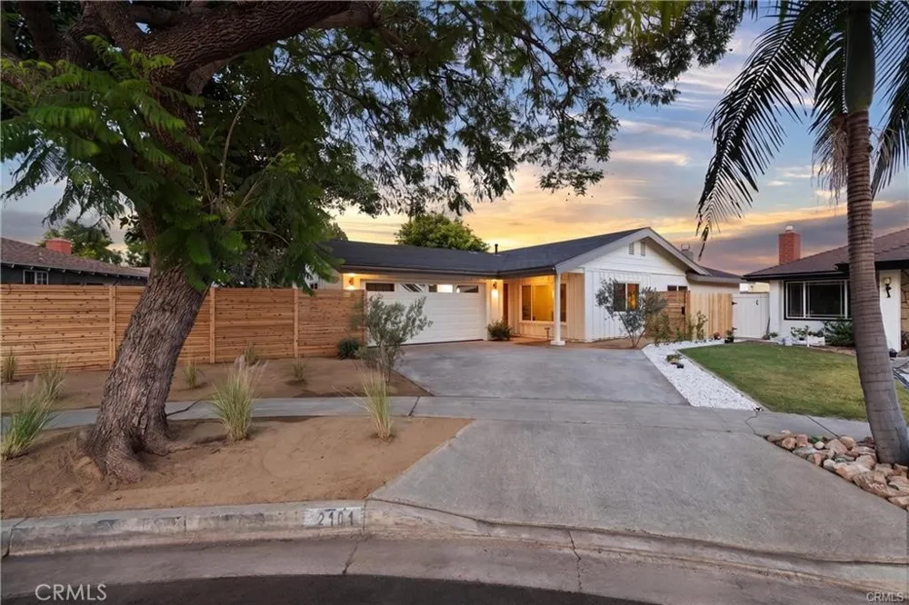 2101 Hathaway Santa Ana, CA 92705
