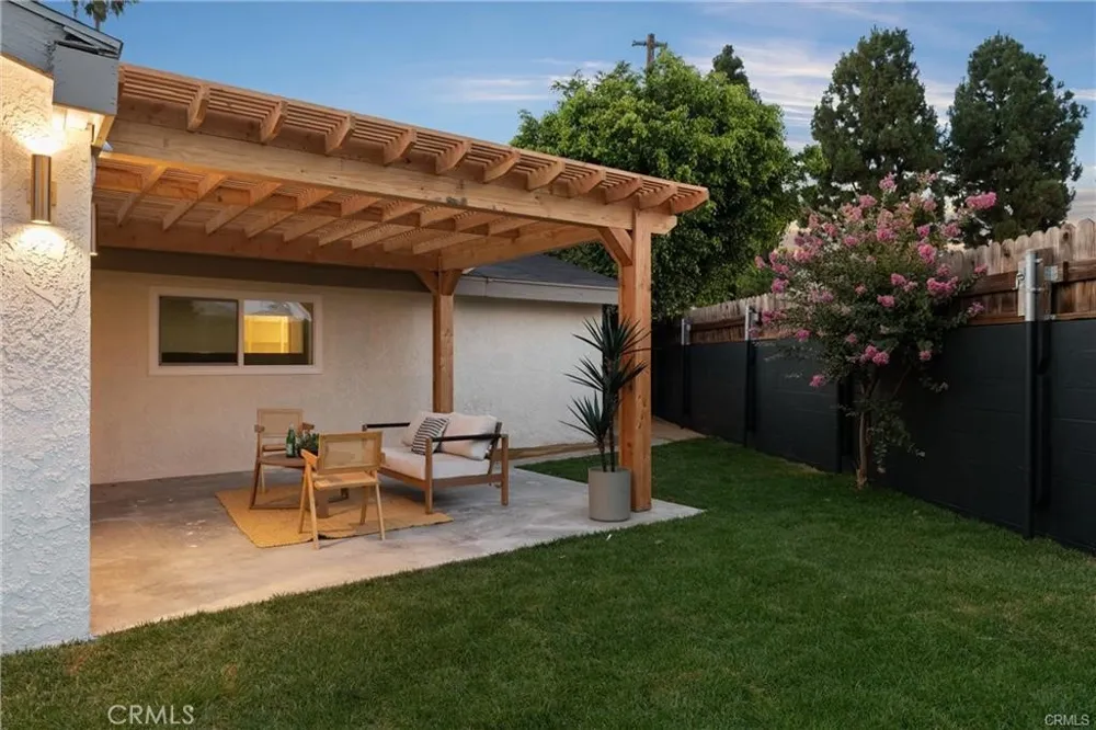 2101 Hathaway Santa Ana, CA 92705