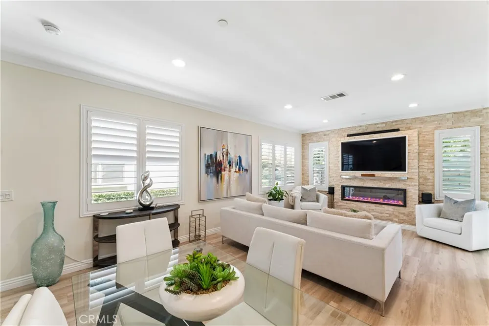 21713 Bene Saugus, CA 91350