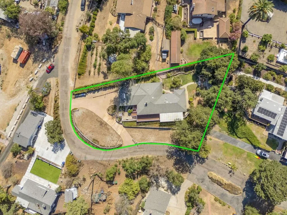 1752 Grove Road El Cajon, CA 92020