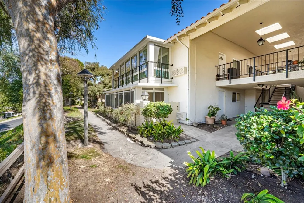 3309 Via Carrizo #B Laguna Woods, CA 92637