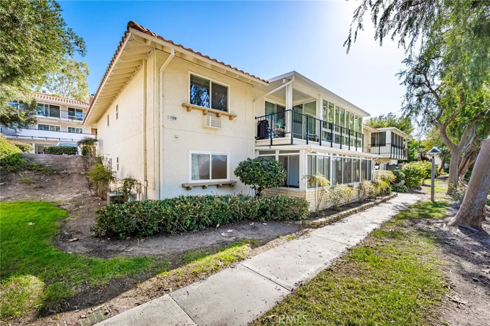 3309 Via Carrizo #B Laguna Woods, CA 92637