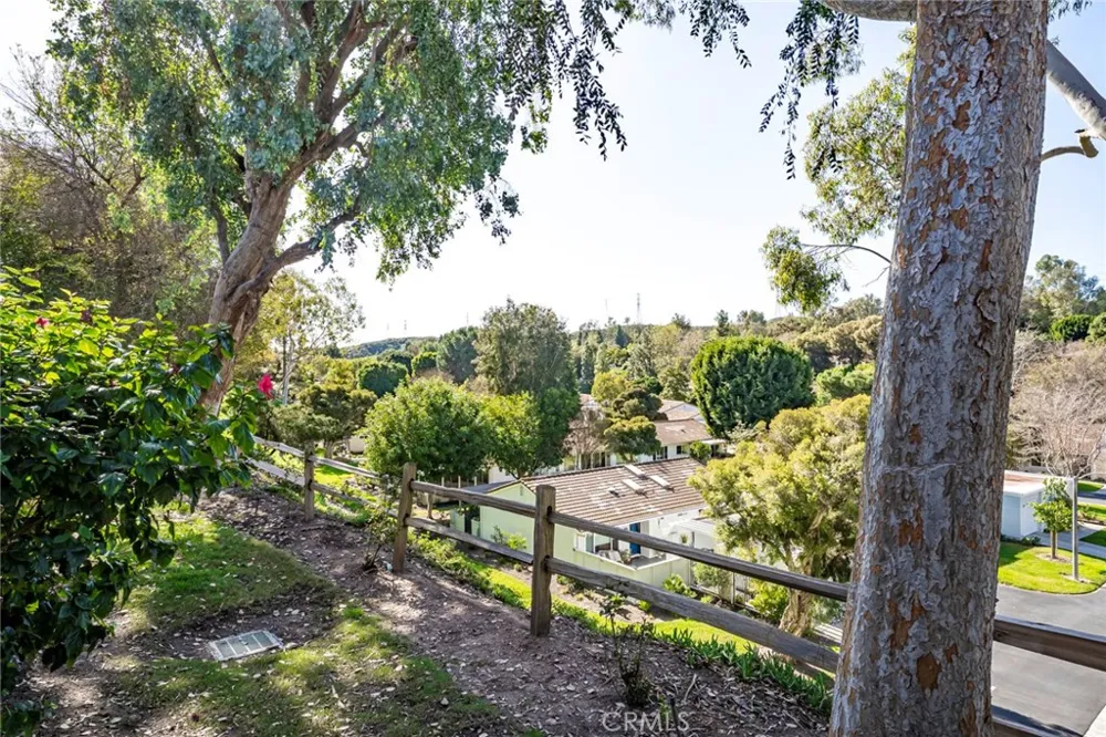 3309 Via Carrizo #B Laguna Woods, CA 92637