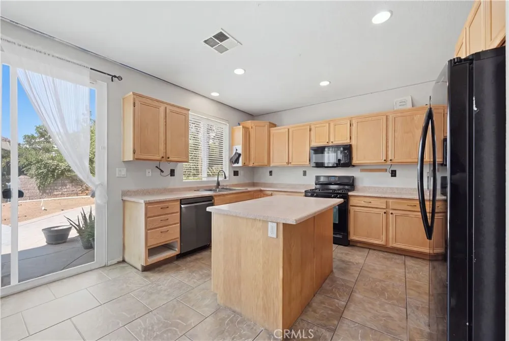 14603 Fair Oak Lake Elsinore, CA 92530