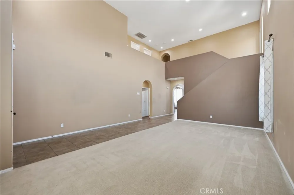14603 Fair Oak Lake Elsinore, CA 92530
