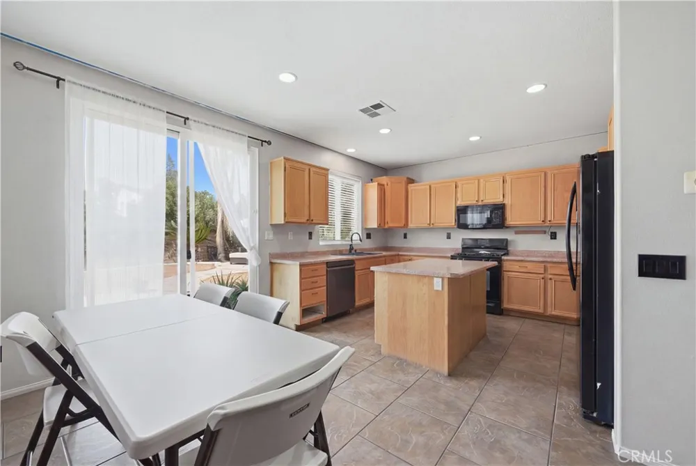 14603 Fair Oak Lake Elsinore, CA 92530