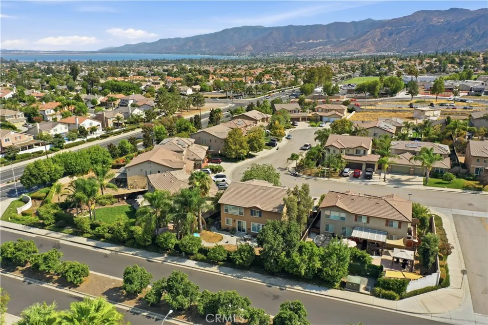 14603 Fair Oak Lake Elsinore, CA 92530