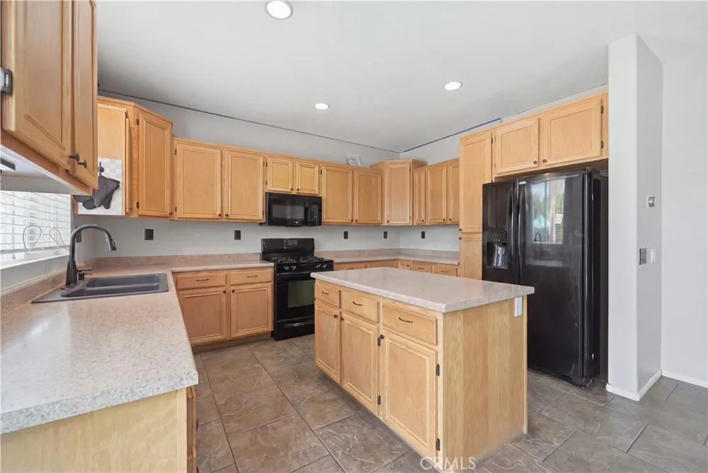 14603 Fair Oak Lake Elsinore, CA 92530
