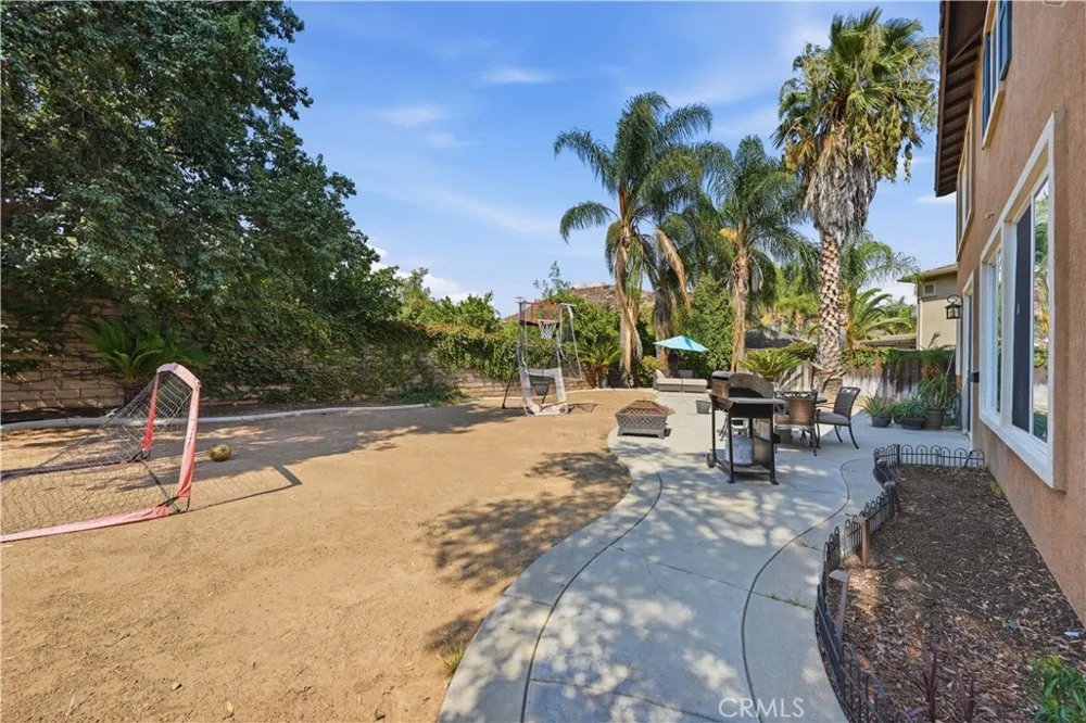 14603 Fair Oak Lake Elsinore, CA 92530