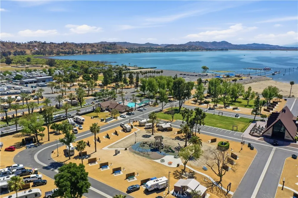 14603 Fair Oak Lake Elsinore, CA 92530