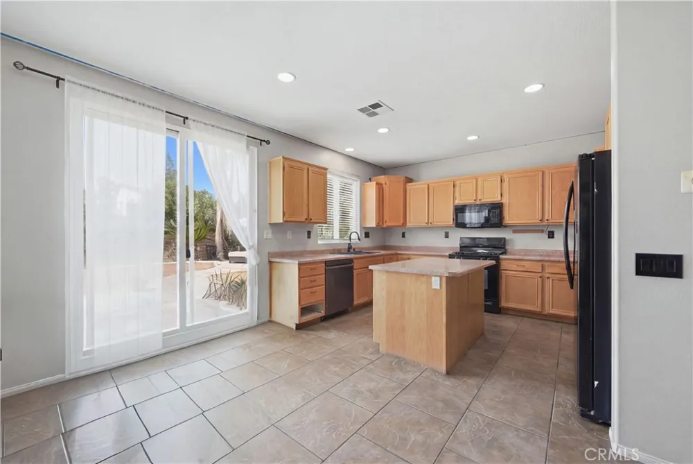 14603 Fair Oak Lake Elsinore, CA 92530