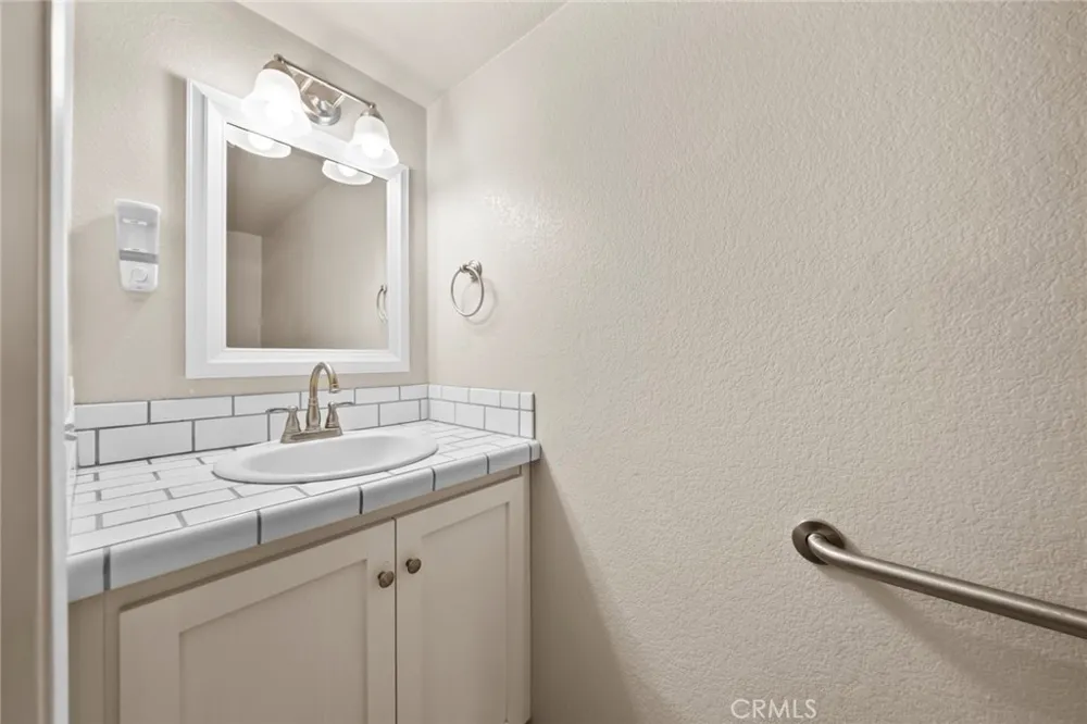 33025 Tulley Ranch Temecula, CA 92592