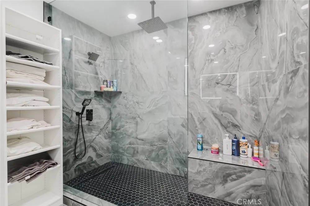 7725 Loma Verde Avenue Canoga Park, CA 91304
