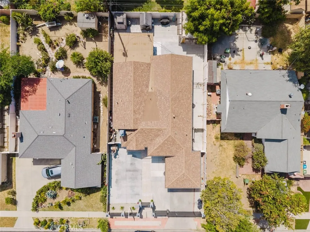 7725 Loma Verde Avenue Canoga Park, CA 91304
