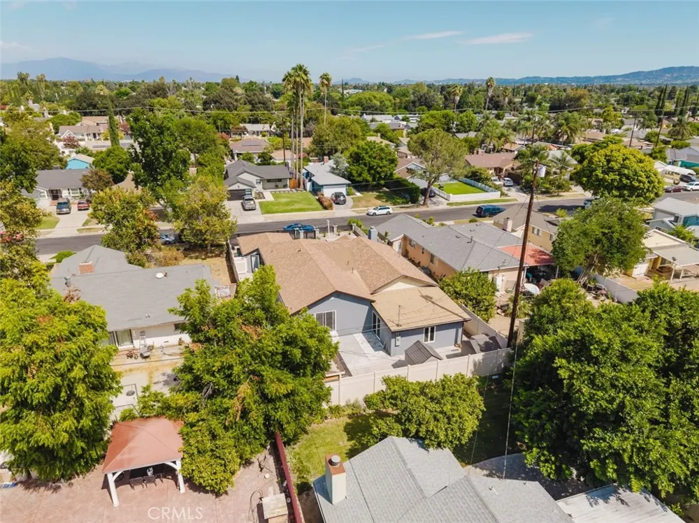 7725 Loma Verde Avenue Canoga Park, CA 91304