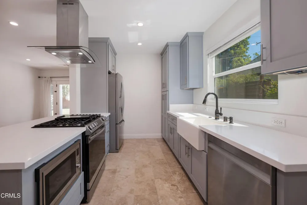 2065 Casa Grande Pasadena, CA 91104