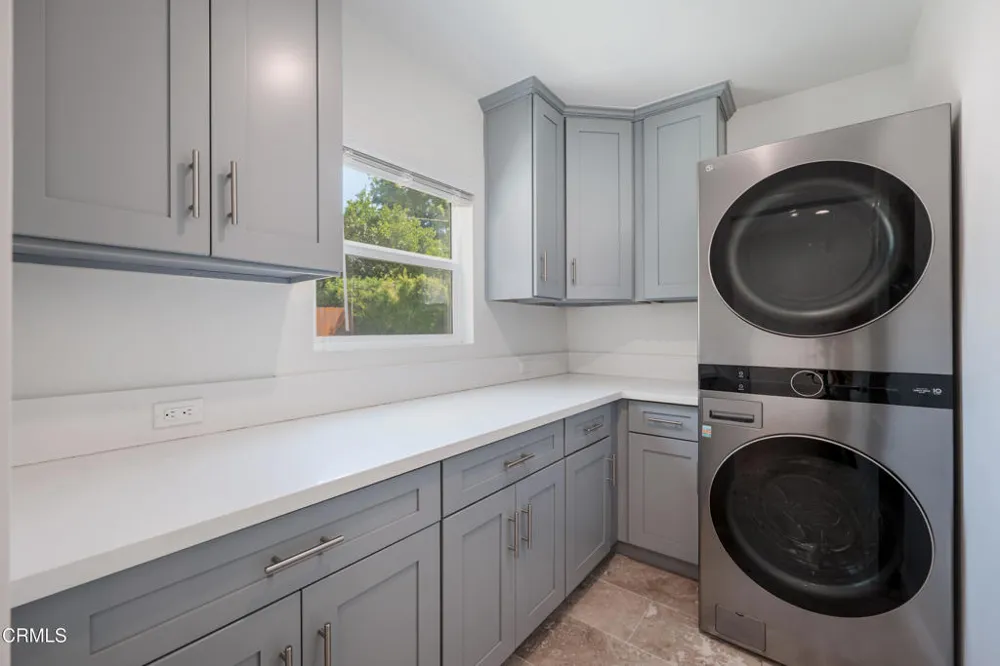 2065 Casa Grande Pasadena, CA 91104
