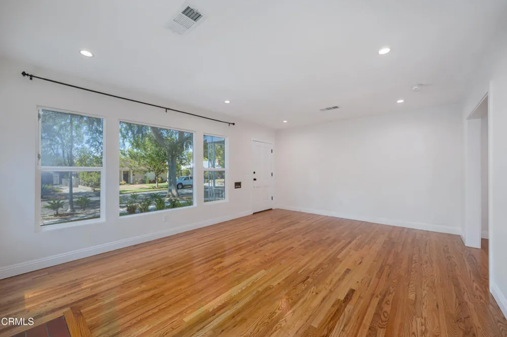 2065 Casa Grande Pasadena, CA 91104