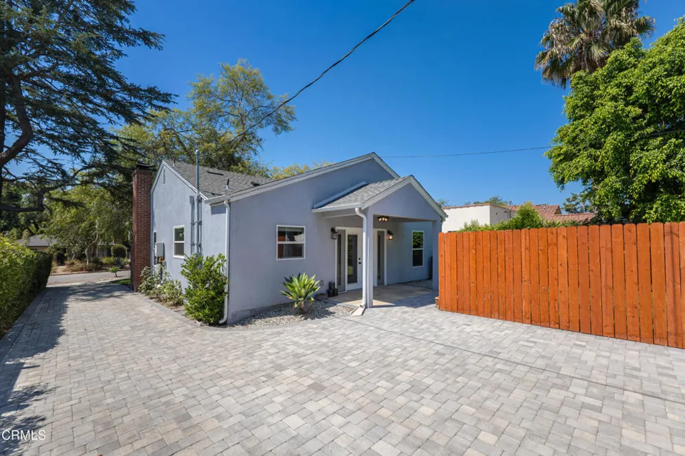 2065 Casa Grande Pasadena, CA 91104