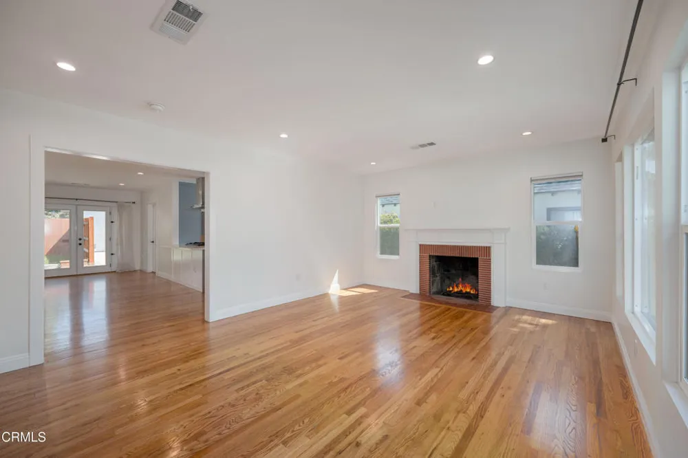 2065 Casa Grande Pasadena, CA 91104