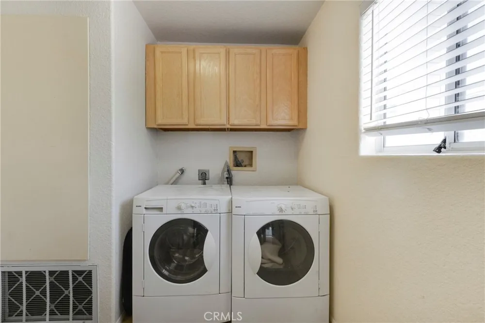 21492 Arapahoe Trail Chatsworth, CA 91311