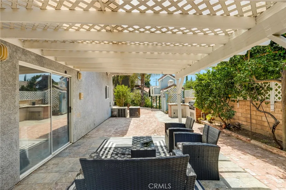 21492 Arapahoe Trail Chatsworth, CA 91311