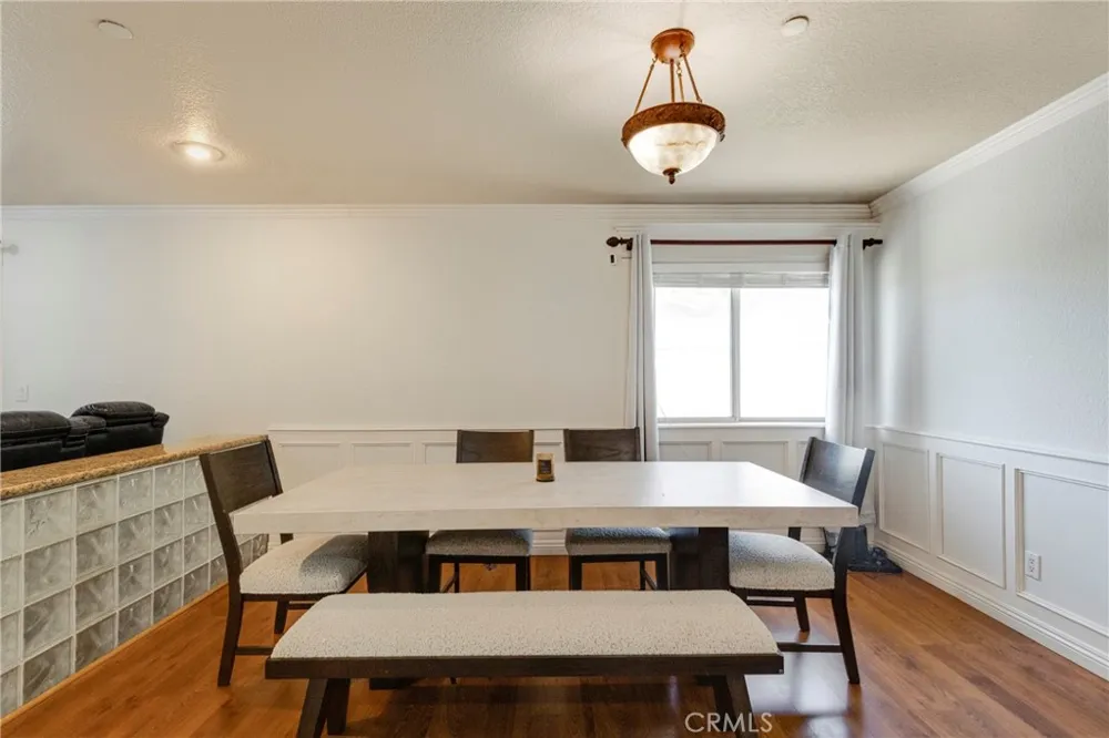 21492 Arapahoe Trail Chatsworth, CA 91311