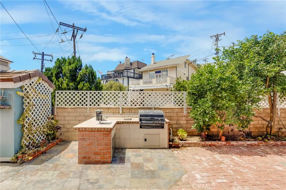21492 Arapahoe Trail Chatsworth, CA 91311