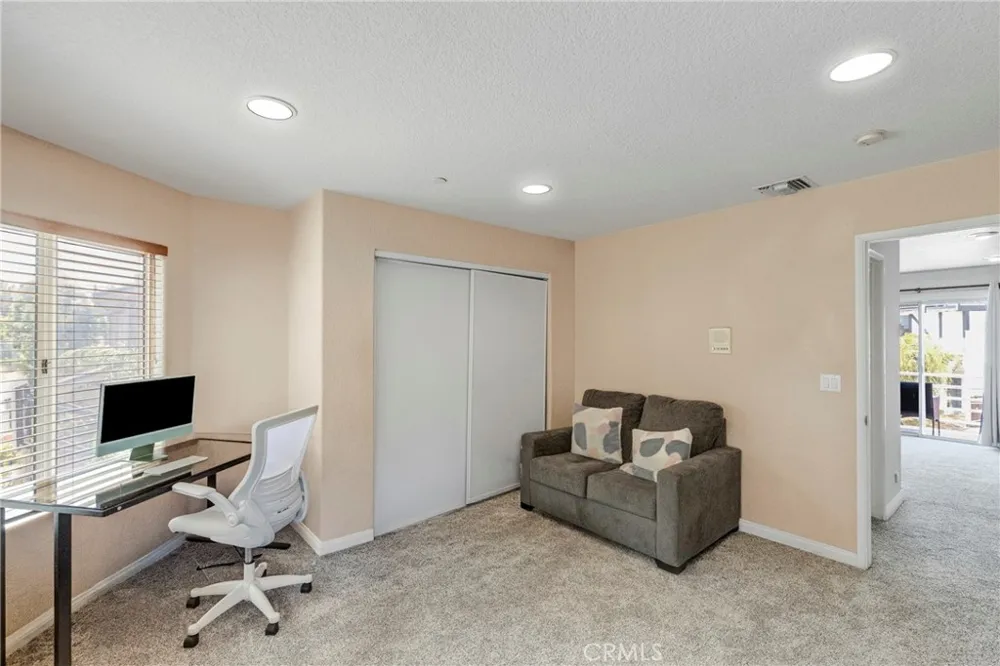 21492 Arapahoe Trail Chatsworth, CA 91311