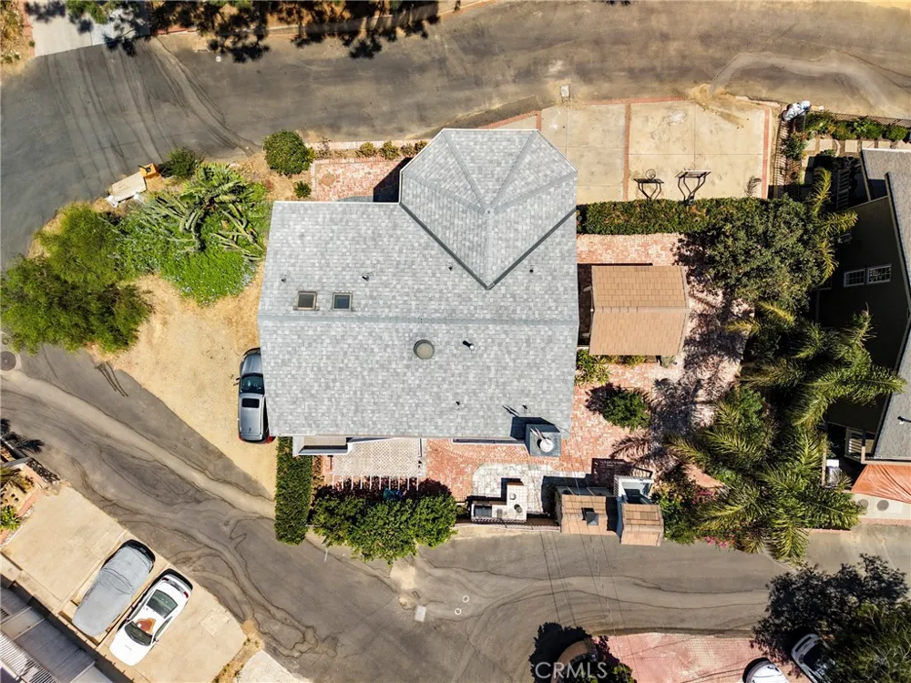 21492 Arapahoe Trail Chatsworth, CA 91311