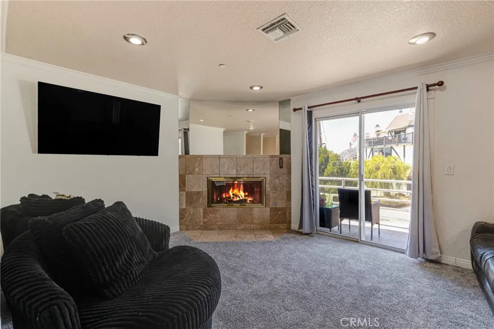 21492 Arapahoe Trail Chatsworth, CA 91311