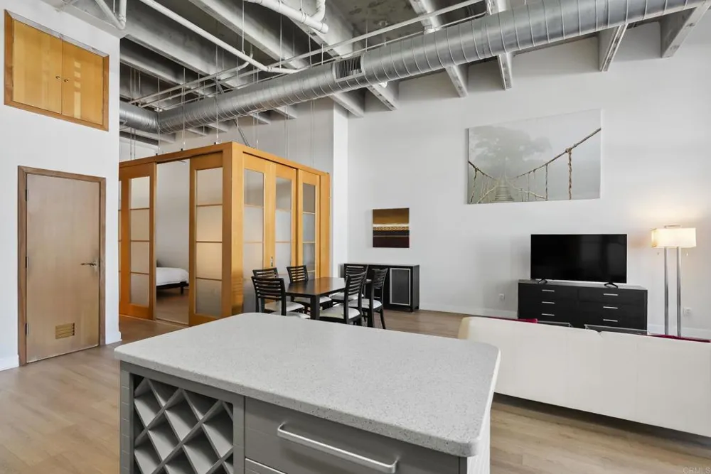 550 Seagaze Drive #12 Oceanside, CA 92054
