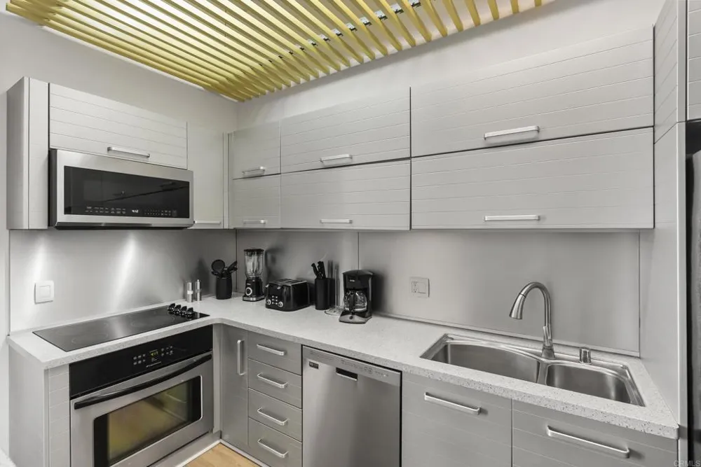 550 Seagaze Drive #12 Oceanside, CA 92054