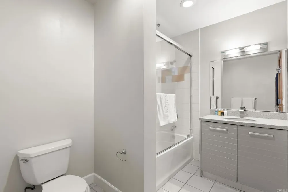 550 Seagaze Drive #12 Oceanside, CA 92054
