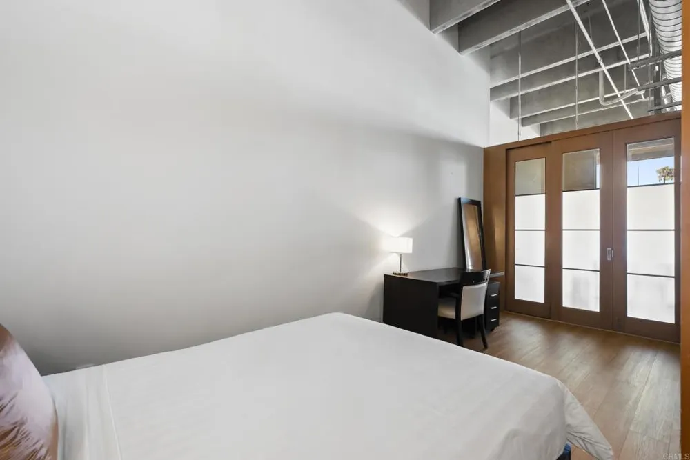 550 Seagaze Drive #12 Oceanside, CA 92054