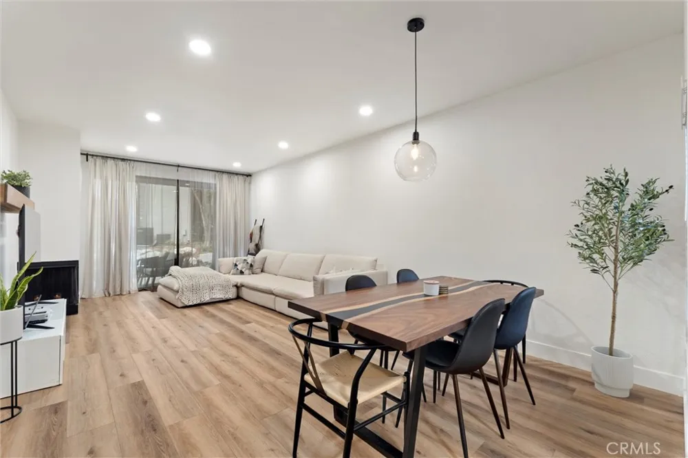 2504 W Macarthur Boulevard #I Santa Ana, CA 92704
