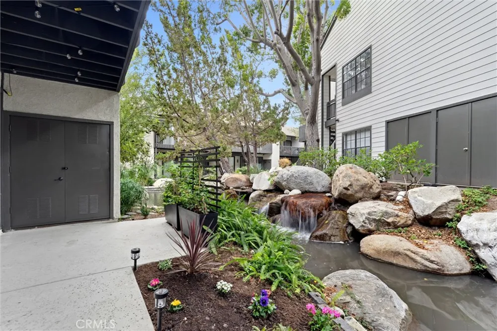 2504 W Macarthur Boulevard #I Santa Ana, CA 92704
