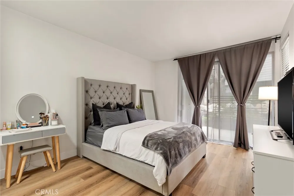 2504 W Macarthur Boulevard #I Santa Ana, CA 92704