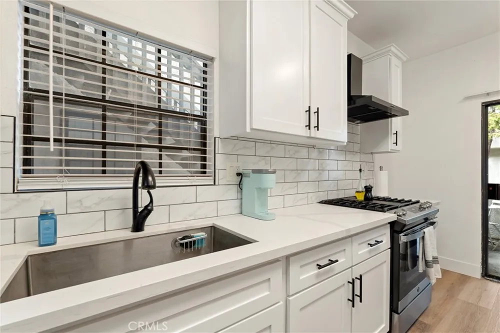 2504 W Macarthur Boulevard #I Santa Ana, CA 92704