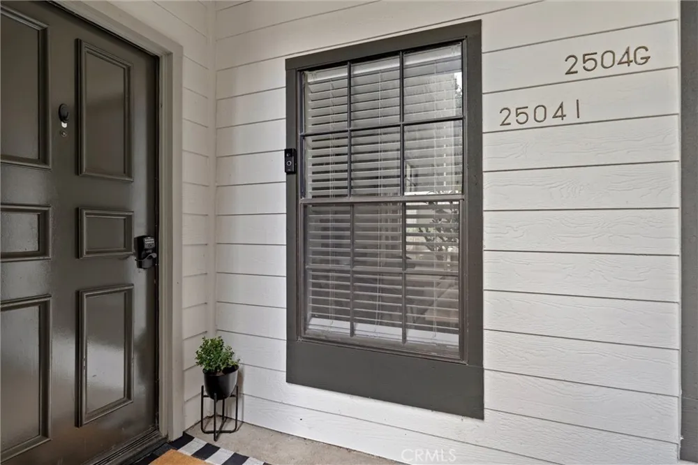 2504 W Macarthur Boulevard #I Santa Ana, CA 92704