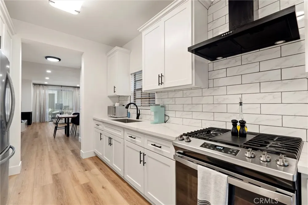 2504 W Macarthur Boulevard #I Santa Ana, CA 92704