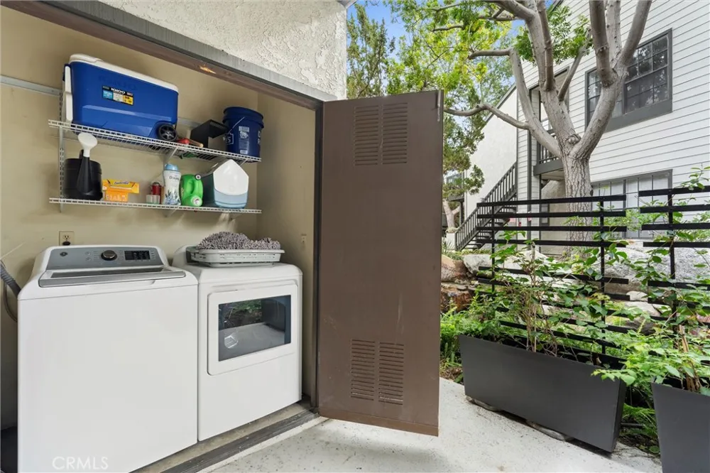 2504 W Macarthur Boulevard #I Santa Ana, CA 92704