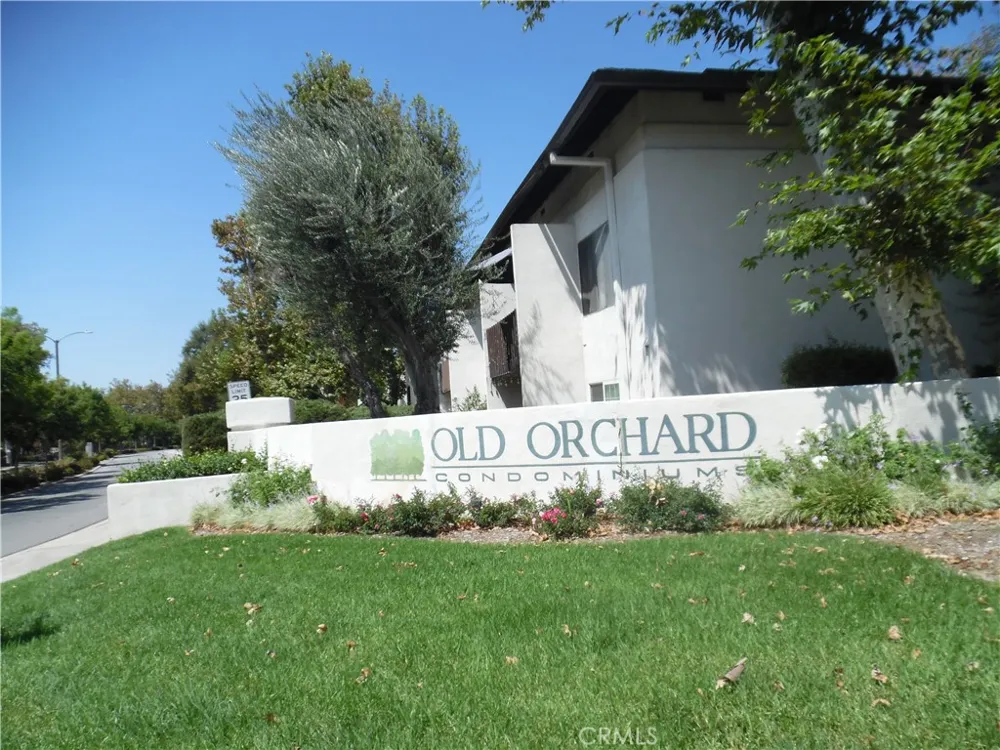23515 Lyons Valencia, CA 91355