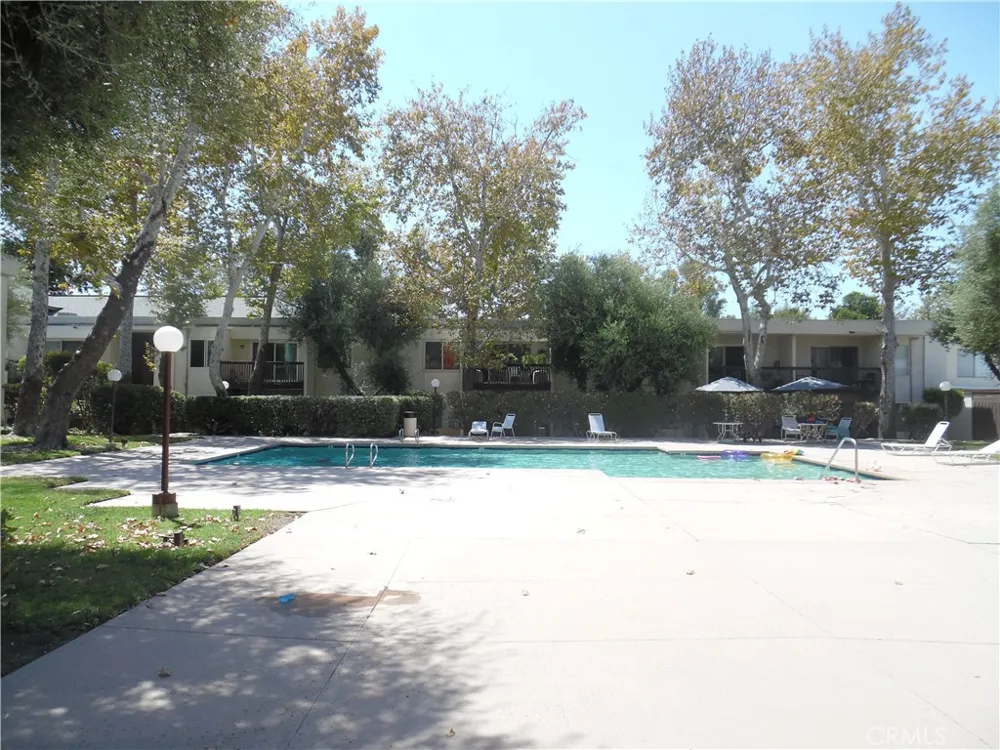 23515 Lyons Valencia, CA 91355