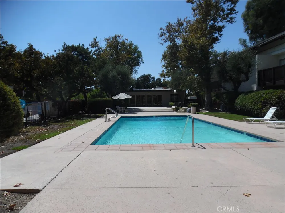 23515 Lyons Valencia, CA 91355