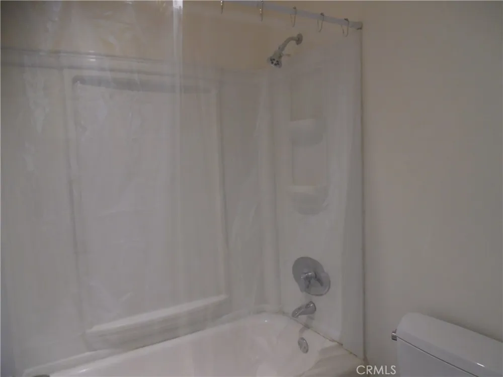23515 Lyons Valencia, CA 91355