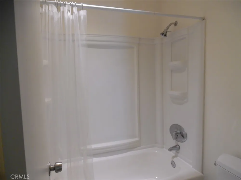 23515 Lyons Valencia, CA 91355