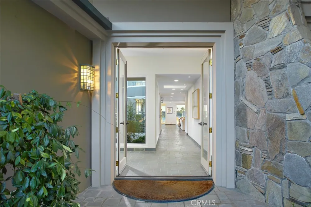 2027 Bayside Drive Corona del Mar, CA 92625